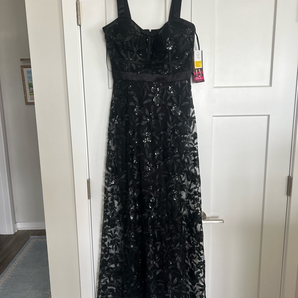 Blondie Nites Black Dress Elegant Design